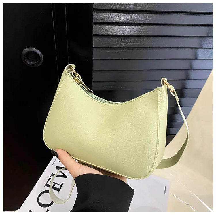 Fashionable and trendy solid-color handbag, simple and new small square bag, stylish and high-quality single-shoulder armpit bag